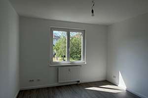 NUR MIT WBS 100/140 MIT BESONDEREM WOHNBEDARF - Familienwohnung in Karow mit Balkon! – Münchehagenstraße 38, 13125 Karow, Berlin – Vorschaubild 3