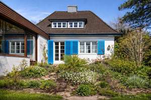 Charmantes Einfamilienhaus mit Erweiterungspotenzial – Die vollständige Adresse der Immobilie erhältst du vom Anbieter., 22587 Blankenese, Hamburg – Vorschaubild 1