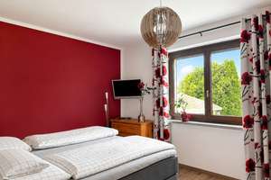Familienfreundliches Wohnen | 4 Zimmer mgl. | EBK | Sauna | Fußbodenheizung | Carport & Garage – 4249 Hartmannsdorf-Knautnaundorf, Leipzig – Vorschaubild 13