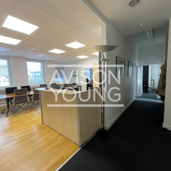 Zentral gelegenes Büro - exklusiv über Avison Young

