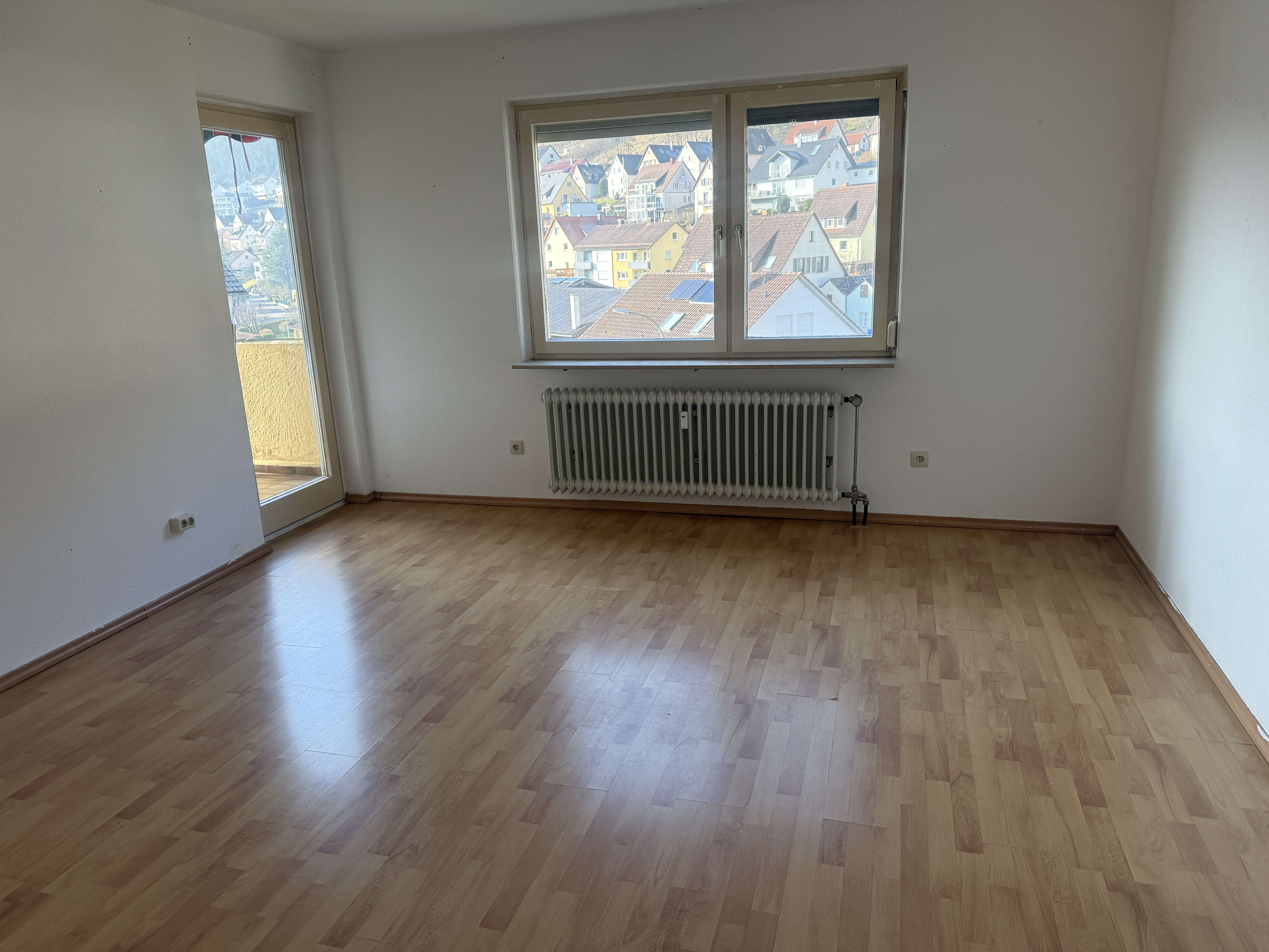 Immobilie in Niedernhall - Große 3 Zimmerwohnung mit 2 Balkone, Stellplatz und Aussicht auf die Weinberge - Bild 8