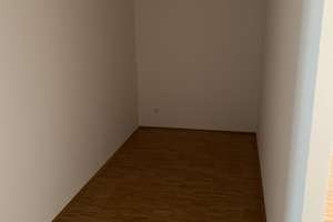 Charmante 2,5-Zimmer-Wohnung mit Balkon in Mainz (TG-Stellplatz & Einbauküche enthalten!!) – Brabarossaring 6e, 55118 Neustadt, Mainz – Vorschaubild 7
