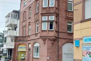 Stilvolle Altbauwohnung mit Stuck und Granitbad incl. Einzelgarage in der Oststadt