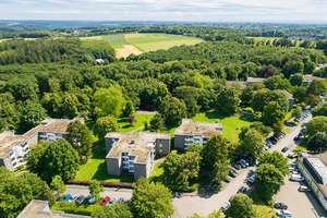 Gepflegte 4-Zimmerwohnung in Wuppertal-Vohwinkel! Mit 2 Balkonen, Klimaanlage und Tiefgarage! – Die vollständige Adresse der Immobilie erhältst du vom Anbieter., 42329 Vohwinkel, Wuppertal – Vorschaubild 3