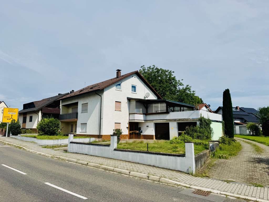 Immobilie in Lobbach - Mehrgenerationenhaus in renovierungsbedürftigem Zustand mit Doppelgarage in Lobenfeld-Lobbach - Bild 0