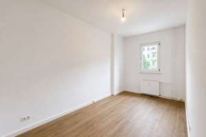 Erstbezug nach Sanierung: 2-Zimmer-Erdgeschosswohnung mit Einbauküche in Berlin Gesundbrunnen – Osloer Straße 126, 13359 Gesundbrunnen, Berlin – Vorschaubild 2