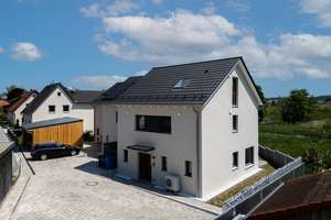 Schlüsselfertig ausgebautes Reihenendhaus mit Terrasse, Garten, 2 Stellplätzen, KFW 40 Effizienzhaus – Die vollständige Adresse der Immobilie erhältst du vom Anbieter., 84097 Herrngiersdorf – Vorschaubild 10