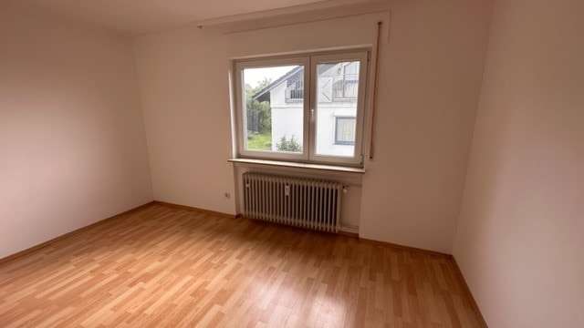 Immobilie in Aichwald - Zweifamilienhaus mit Potenzial in toller Wohnlage mit Aussicht - Bild 2