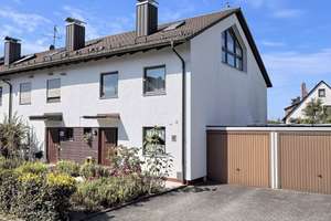 schönes geräumiges Reihenmittelhaus mit Garage – Pellergasse 11a, 90475 Fischbach, Nürnberg – Vorschaubild 1