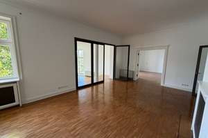 Wasserblick in bester Lage – außergewöhnliche Wohnung mit Balkonen, Naturstein und Loftcharakter – Die vollständige Adresse der Immobilie erhältst du vom Anbieter., 22301 Winterhude, Hamburg – Vorschaubild 9