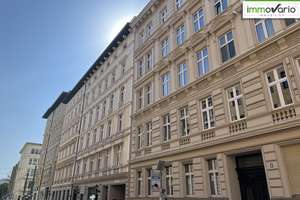 Traumhafte Dachgeschosswohnung im Herzen Magdeburgs mit Altbauflair, Wannenbad und Dachterrasse!