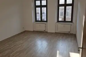 Solides Wohnhaus, ideal für Senioren, Balkone, Aufzug etc. – Görlitz – Vorschaubild 3
