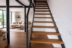 LOFT im luxuriös sanierten Gutshof, 142 qm, 2 SZ, 2 Bäder, WC, EBK, großer Garten&Terrassen, 2x TG – Brühler Landstraße 549, 50997 Meschenich, Köln – Vorschaubild 4