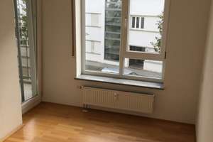 Gepflegte Wohnung mit zwei Zimmern sowie Balkon und EBK in Ulm – Die vollständige Adresse der Immobilie erhältst du vom Anbieter., 89077 Weststadt, Ulm – Vorschaubild 8