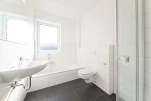 Zentrale, helle u. ruhige OG-Wohnung in Eversten nähe Dobben (W6) – Huntemannstr. 23a, 26131 Oldenburg (Oldenburg) – Vorschaubild 2