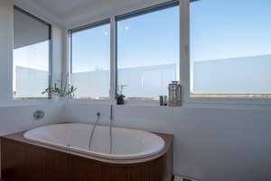 Aussergewöhnliche Bauhausvilla mit Außenpool und Basketballplatz nahe Düsseldorf mit 400 qm Fläche – Die vollständige Adresse der Immobilie erhältst du vom Anbieter., 47803 Inrath/Kliedbruch, Krefeld – Vorschaubild 8