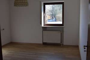 Optimal für Firmen - geräumiger Bungalow – Die vollständige Adresse der Immobilie erhältst du vom Anbieter., 85462 Eitting – Vorschaubild 8