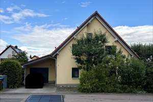 SEHR SCHÖNES EINFAMILIENHAUS MIT GARAGE UND PV-ANLAGE IN THRENA – Die vollständige Adresse der Immobilie erhältst du vom Anbieter., 4683 Belgershain – Vorschaubild 2