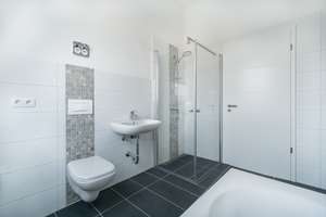 Bezugsfertige Dachgeschosswohnung mit Terrasse - Erstbezug! Termin sichern unter 0172-326 11 93 – Die vollständige Adresse der Immobilie erhältst du vom Anbieter., 10247 Friedrichshain, Berlin – Vorschaubild 6