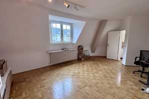 Helle 2-Zimmerwohnung mit Einbauküche in gepflegtem Mehrfamilienhaus – Düsseldorf – Vorschaubild 2