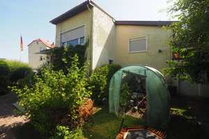 GEMÜTLICHES DREIFAMILIENHAUS MIT SCHÖNEM GARTEN UND 4 GARAGEN – Zweibrücken – Vorschaubild 2