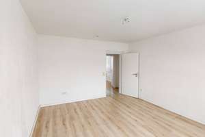 Platz und Helligkeit: Große 3-Zimmer-Wohnung mit Wannenbad – Nordstr. 14a, 6886 Lutherstadt Wittenberg – Vorschaubild 3