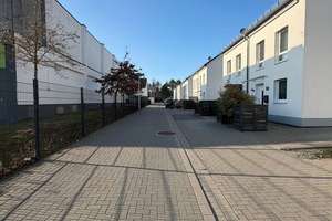 Moderne Doppelhaushälfte mit Garten, Terrasse & Garage in ruhiger Familienlage von Hanau – Die vollständige Adresse der Immobilie erhältst du vom Anbieter., 63457 Wolfgang, Hanau – Vorschaubild 32