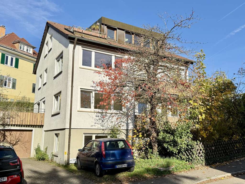 Zentral gelegene Erdgeschosswohnung mit 3 Zimmern und 1 Zimmer im UG - bezugsfrei