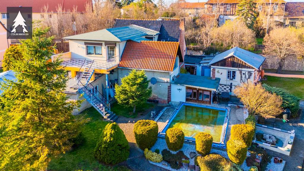 Immobilie in Falkenstein/Harz - Wo fangen wir nur an? Bach? Pool? Mehrere Werkstätte und Garagen? Wohnen auf 2 Ebenen? Harzig? - Bild 1