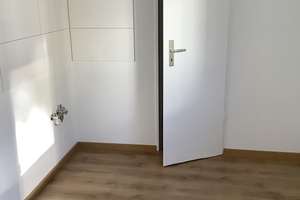 Ganz oben: : schöne  renovierte 3 Zimmer Whg. mit Essdiele und Südterrasse – Karl-Witthalm-Str. 25, 81375 Neuhadern, München – Vorschaubild 8