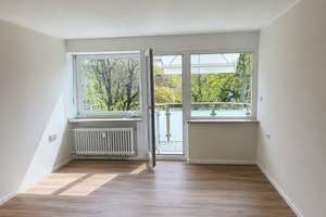 Erstbezug nach Sanierung - Wohnen am Englischen Garten mit Balkon