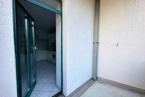 "Schöne 2-Zimmer-Wohnung mit Einbauküche, Balkon, Waschmaschine und Fenstererker" – Jakobstraße 55, 9130 Sonnenberg, Chemnitz – Vorschaubild 12