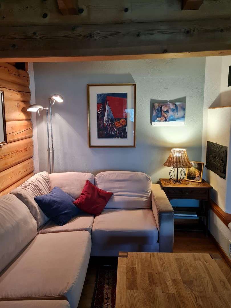 Immobilie in Olzheim - Holzblockbohlenhaus mit Pferdestall, Longierhalle, Paddock und arrondiertem Weideland - Bild 4