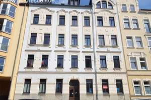 Helle ruhige 2-Raum-Wohnung mit Balkon in einem kernsanierten Gründerzeithaus