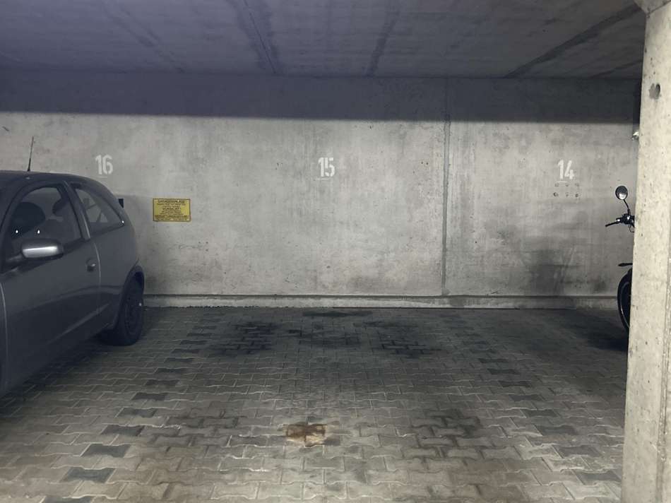 Tiefgaragenstellplatz