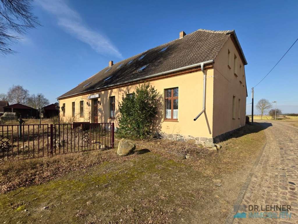 Immobilie in Blumenholz - Dr. Lehner Immobilien NB -
Charmantes Landhaus mit Potential in Seenähe - Bild 1