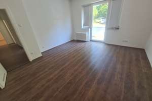 helle 3,5 Raum EG-Wohnung mit Balkon! Neues Bad!