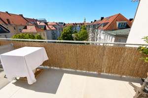 Über den Dächern Münchens – Charmante 2-Zimmer-Wohnung mit großem Balkon