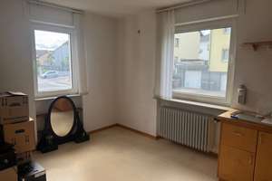 Großes Zweifamilienhaus mit viel Potenzial und neuer Heizung! – Die vollständige Adresse der Immobilie erhältst du vom Anbieter., 61130 Nidderau – Vorschaubild 2