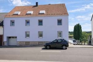 Attraktive Kapitalanlage mit drei Wohneinheiten und moderner Energietechnik