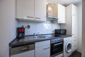 GRAFENBERG: Stilvoller Wohlfühlfaktor – möblierte 2-Zimmer-Wohnung mit Loggia und Aufzug – 40235 Grafenberg, Düsseldorf – Vorschaubild 4