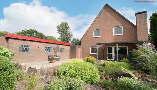 Bild von Großes Wohnhaus in idyllischer Lage 