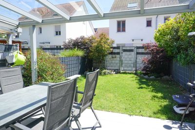 Modernes Wohnen in Dudenhofen: Reihenmittelhaus mit Doppelgarage & Garten