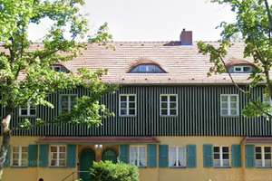 Reihenhaus mit vier Zimmern, Terrasse und Gartennutzung in Berlin-Dahlem
