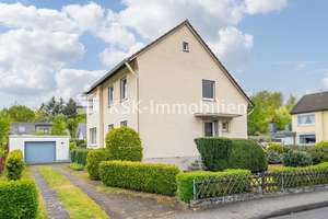 Großzügiges, sonnenverwöhntes Grundstück mit Zweifamilienhaus für kreative Sanierer. – Die vollständige Adresse der Immobilie erhältst du vom Anbieter., 51469 Hand, Bergisch Gladbach – Vorschaubild 3