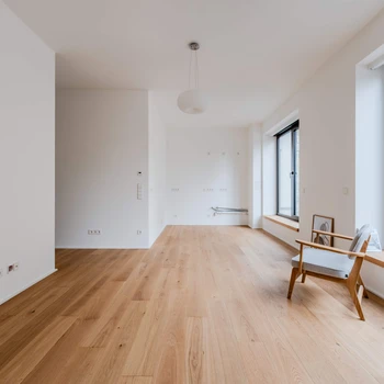 https://pictures.immobilienscout24.de/listings/7682c16b-d518-404d-b2d3-ccb78821027f-1966967837.jpg/ORIG/legacy_thumbnail/350x350/format/webp/quality/90 image