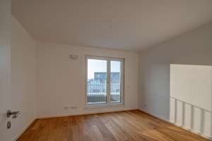 Urbaner Rückzugsort: Entdecken Sie die Vorzüge dieser neuwertigen 4-Zimmer-Dachterrassenwohnung – Berduxstraße 58, 81245 Neupasing, München – Vorschaubild 10