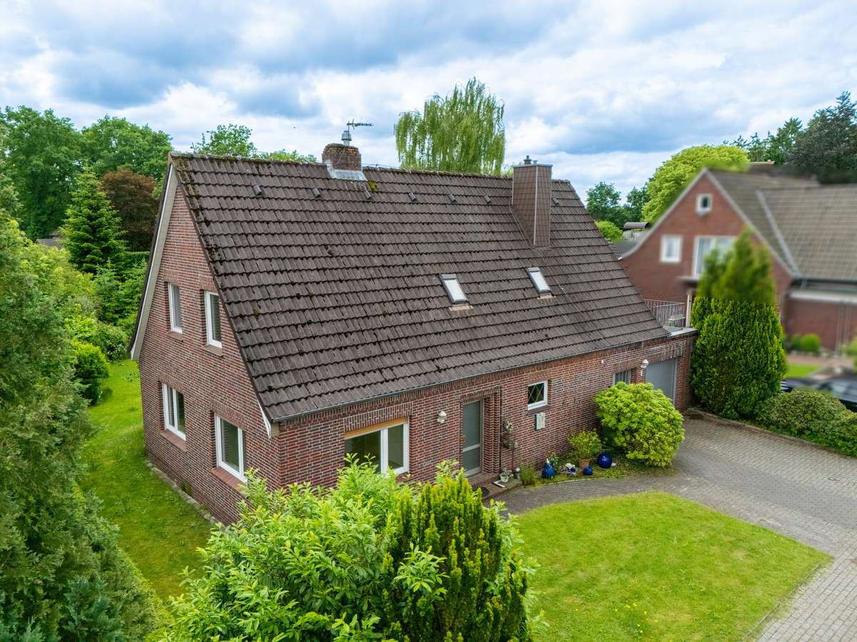 Handwerker aufgepasst – Sanierungsobjekt mit großem Grundstück!, Aurich Kreis – Bild 2