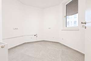 Frisch saniert & sofort bezugsfrei: 3 Zimmer mit Balkon nahe Ku’damm, provisionsfrei! – Die vollständige Adresse der Immobilie erhältst du vom Anbieter., 10709 Halensee, Berlin – Vorschaubild 10