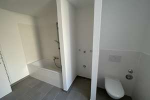 Schöne und helle 2 Zimmerwohnung in einem ruhigen Hinterhaus zentral in Wiesbaden – Die vollständige Adresse der Immobilie erhältst du vom Anbieter., 65183 Mitte, Wiesbaden – Vorschaubild 2
